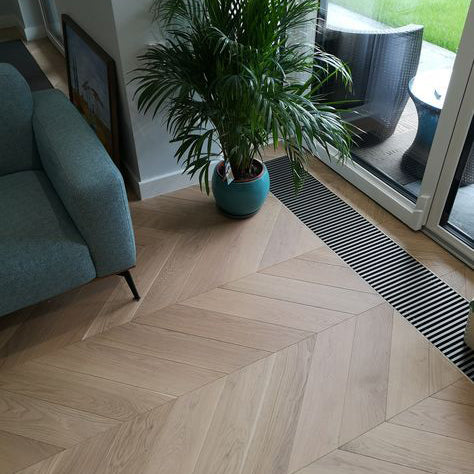 LISTELLO PARQUET PREFINITO IN ROVERE EUROPEO PER POSA A SPINA FRANCESE 45°