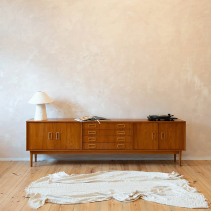 CREDENZA VINTAGE CASSETTI E MANIGLIE IN ESSENZA